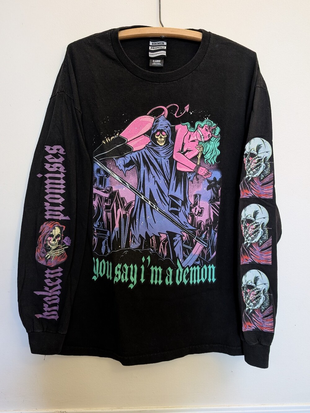 Broken Promises Horror Print Long Sleeve Graphic T-shirt